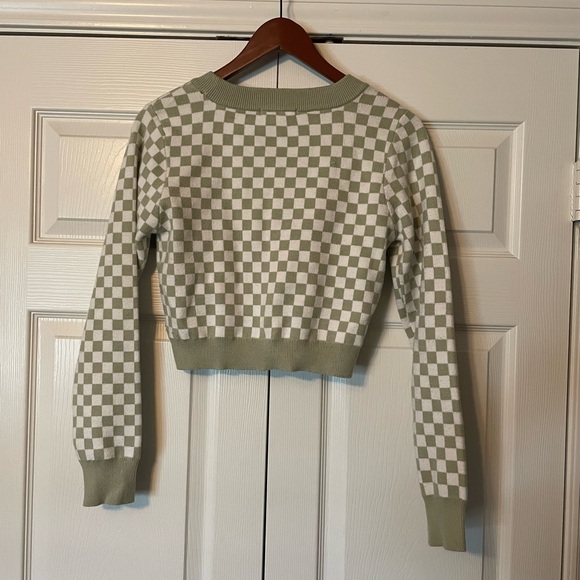 Forever 21 Checked Crop Sweater - Picture 2 of 5
